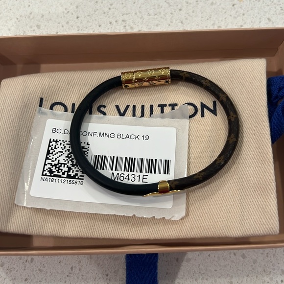 Authentic Louis Vuitton Daily Confidential Bracelet! - Picture 4 of 5